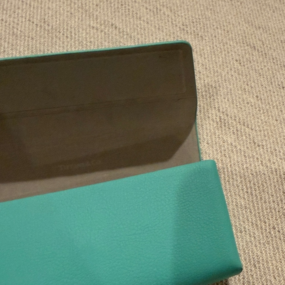 Tiffany & Co. Teal Leather Glasses case - Picture 2 of 5